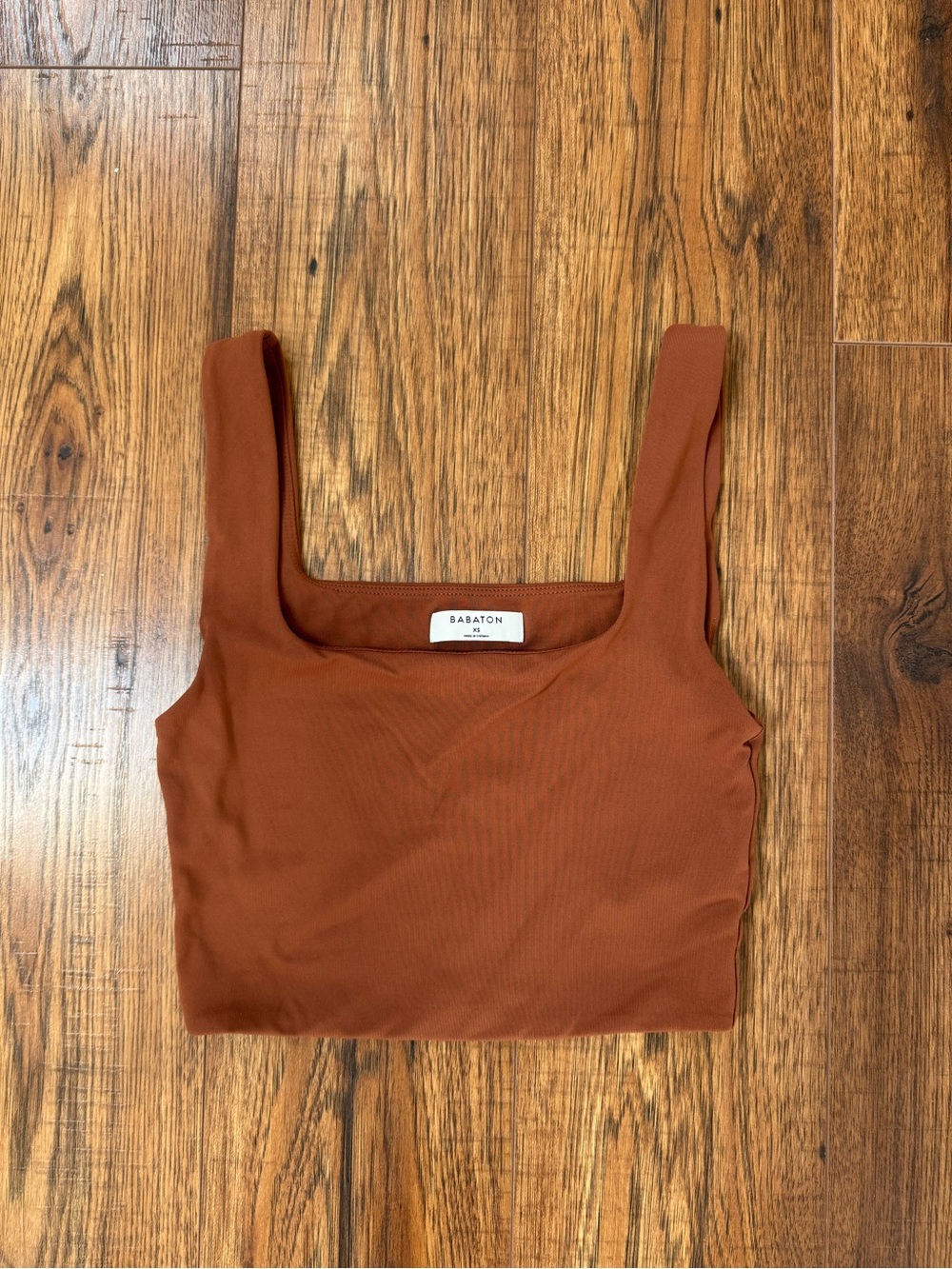 Aritzia Countour Cropped Tank - Picture 5 of 9